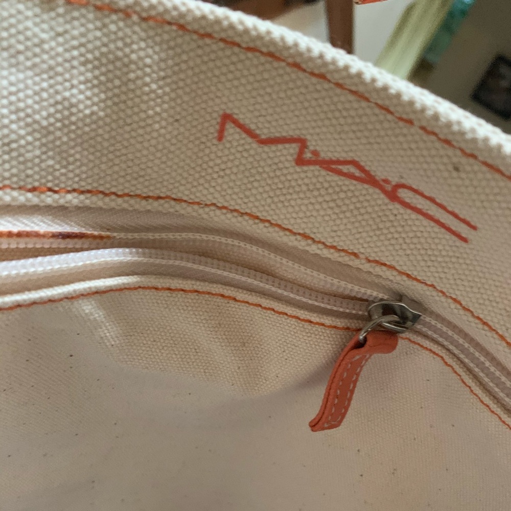 MAC Cosmetics To The Beach bag COLLECTORS ITEM - Picture 9 of 9